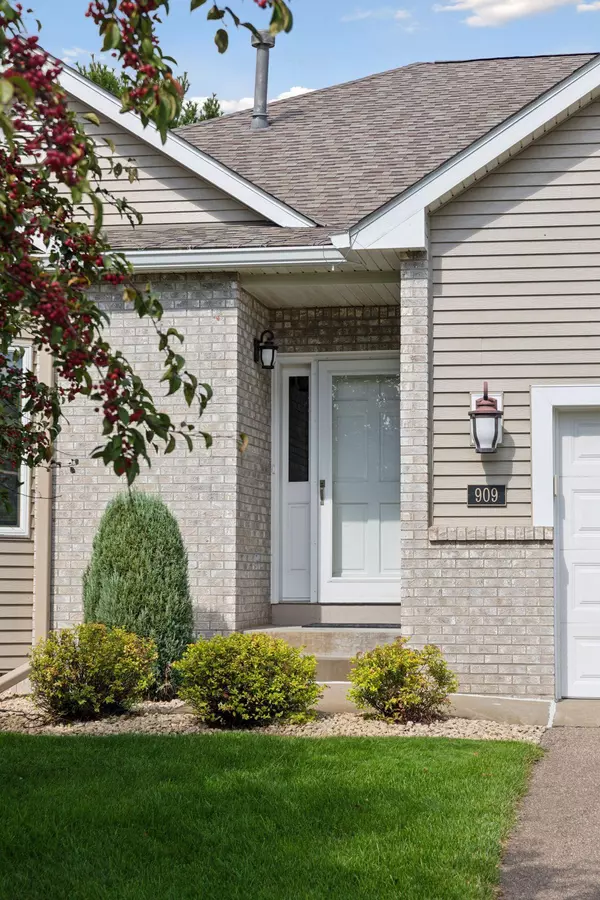 Andover, MN 55304,909 135th CT NE