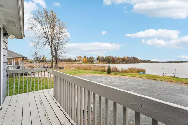 516 Park Island RD, Center City, MN 55012