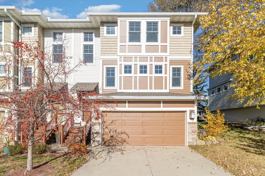 1907 Red Maple LN, Northfield, MN 55057