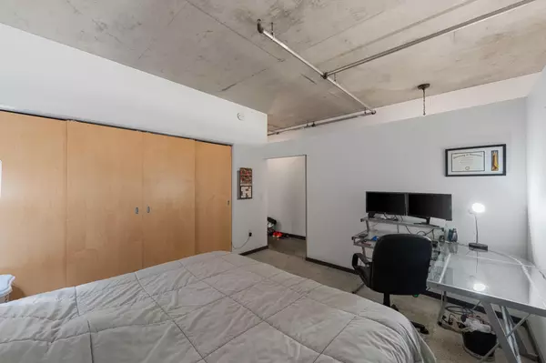 Minneapolis, MN 55401,720 N 4th ST #103