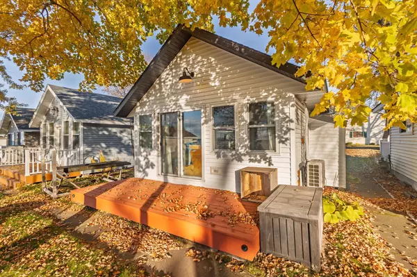 Osakis, MN 56360,1727 E Lake ST