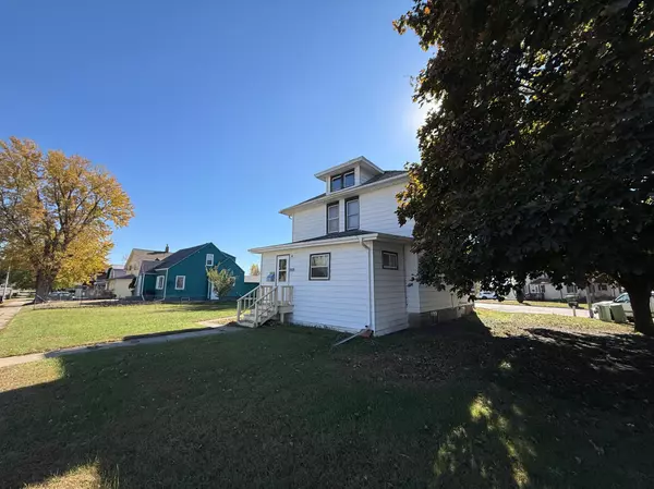 Worthington, MN 56187,1308 East AVE