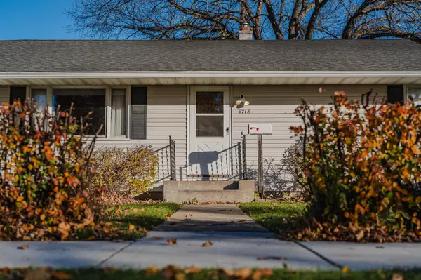 Fargo, ND 58103,1718 15th ST S