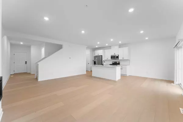 Corcoran, MN 55340,19983 62nd PL