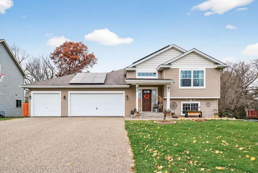 193 Bobwhite ST, River Falls, WI 54022