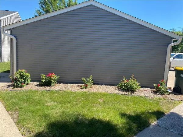 Redwood Falls, MN 56283,614 N Swain ST