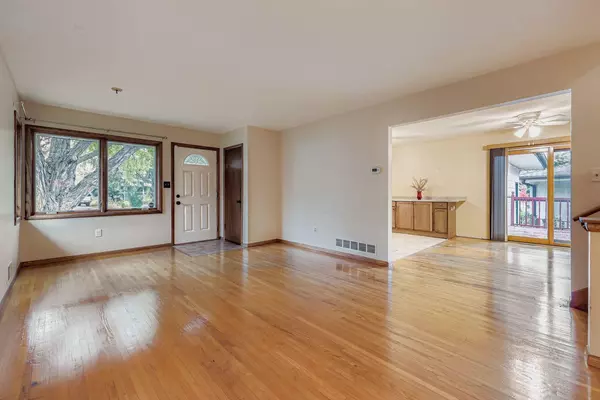 Saint Paul, MN 55106,1758 Grace LN