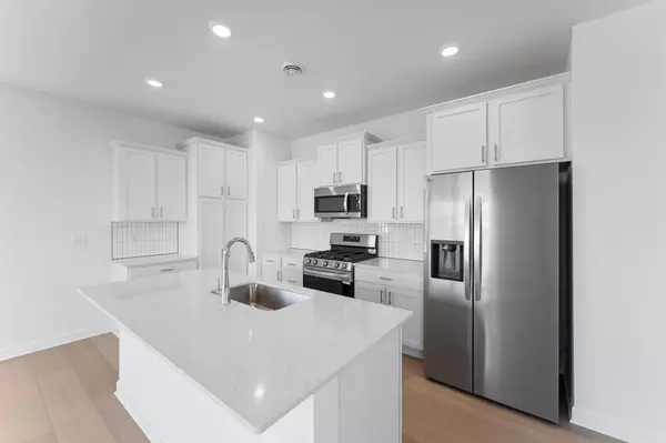 Lakeville, MN 55068,7311 184th ST W