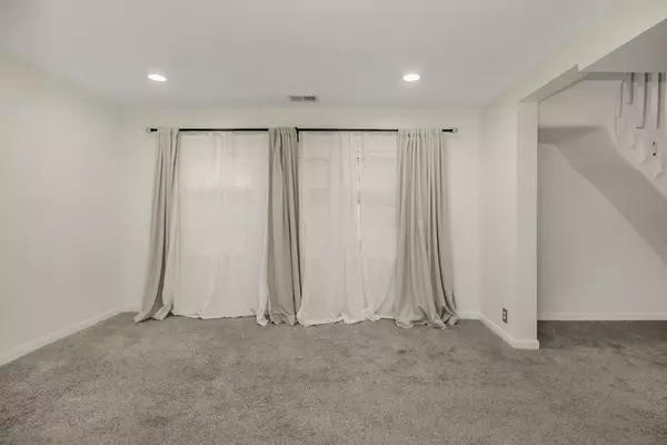 Saint Paul, MN 55102,398 Banfil ST