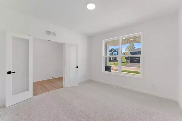 Woodbury, MN 55129,5189 Windlass DR