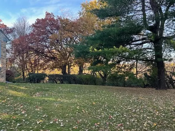 Edina, MN 55436,10 Circle E