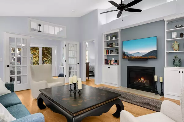 Roseville, MN 55113,523 Lovell AVE