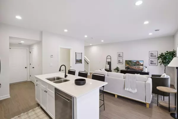 Roberts, WI 54023,636 Franklin ST