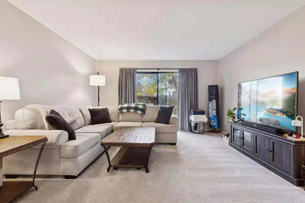 Edina, MN 55435,4120 Parklawn AVE #119