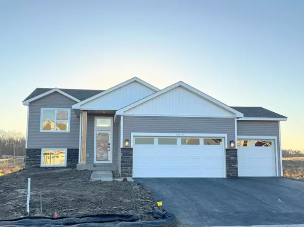 1015 Ashbury LN NE, Hanover, MN 55341