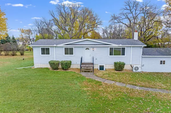 230 N Augusta CT, Mankato Twp, MN 56001