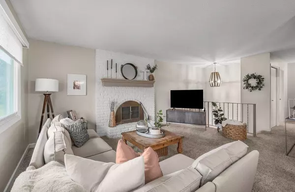 Maple Grove, MN 55369,6942 Ives LN N