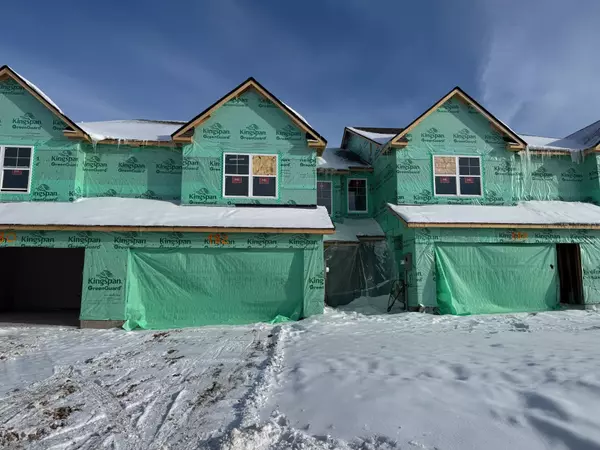 182 Huntington DR, Waconia, MN 55387