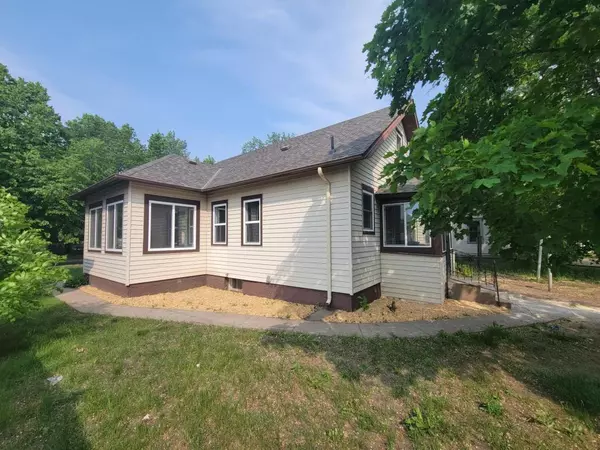 Saint Cloud, MN 56304,220 4th AVE NE