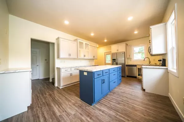 Saint Cloud, MN 56304,220 4th AVE NE