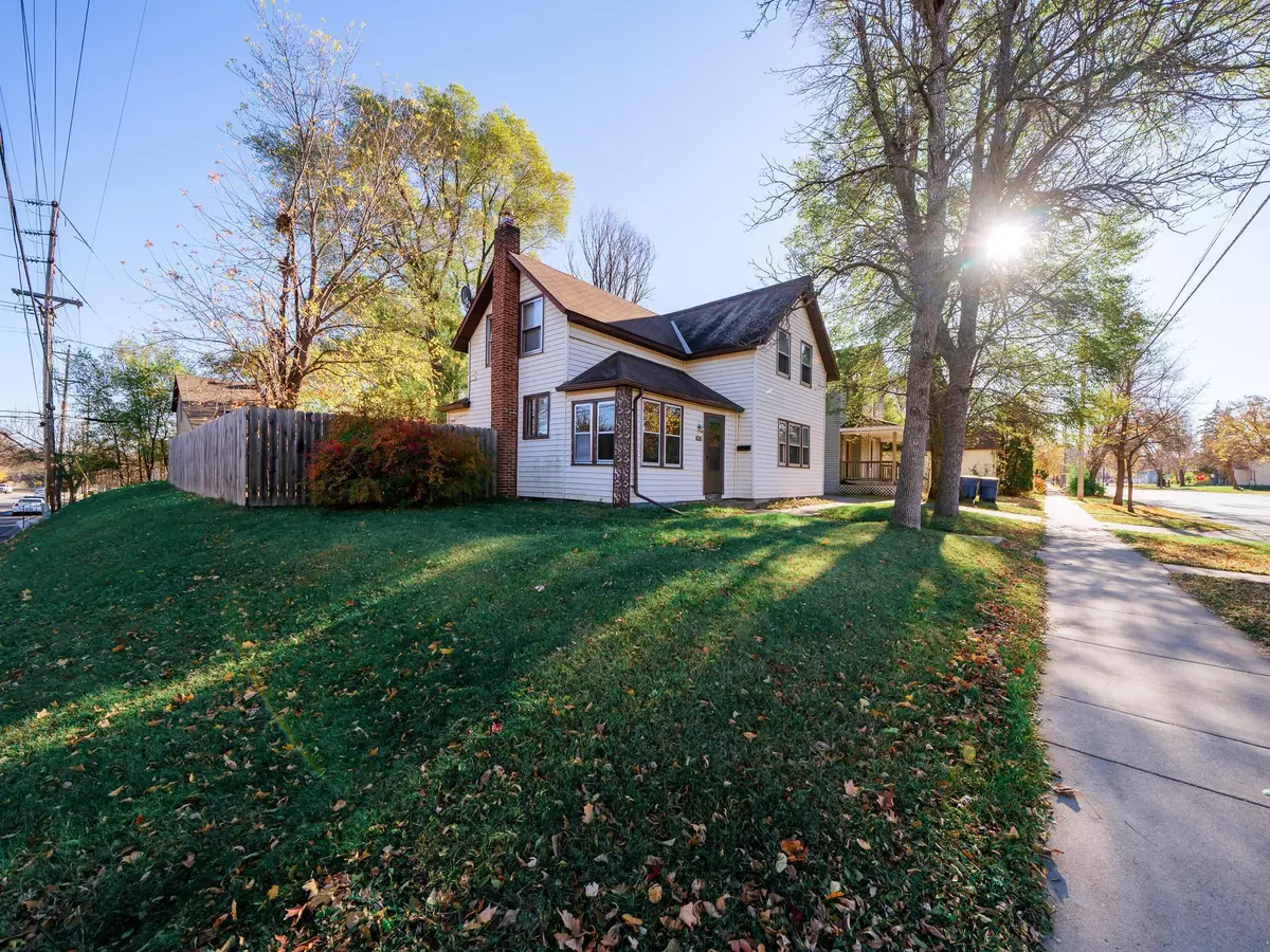 Saint Cloud, MN 56303,426 8th AVE N