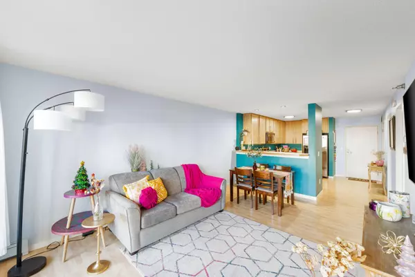 Minneapolis, MN 55403,48 Groveland TER #B103