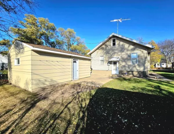 Saint Cloud, MN 56304,117 Columbia AVE NE