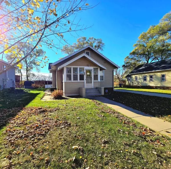 Saint Cloud, MN 56304,117 Columbia AVE NE