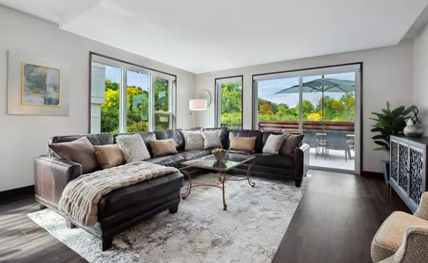 Wayzata, MN 55391,253 Lake ST E #208