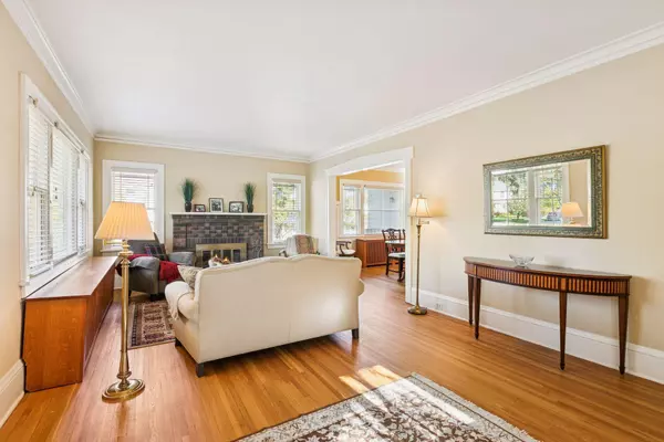 Minneapolis, MN 55410,4201 Linden Hills BLVD