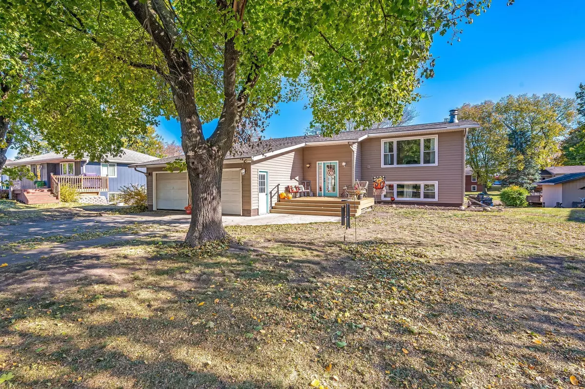 Sherburn, MN 56171,302 N Manyaska ST