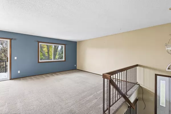 Burnsville, MN 55337,825 Evergreen CIR