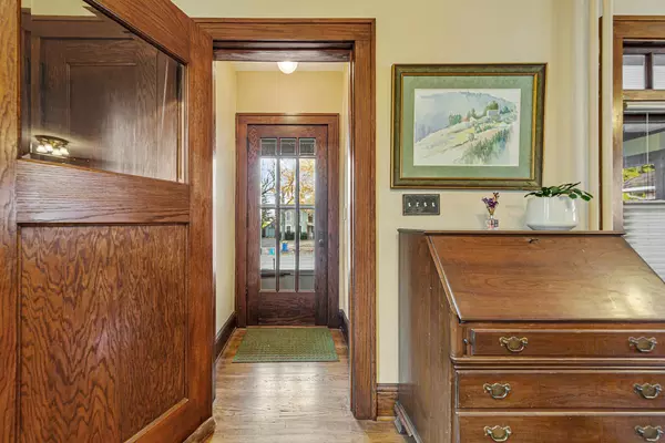 Owatonna, MN 55060,233 E School ST