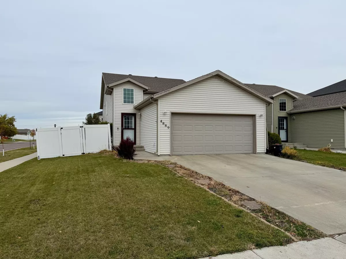 Fargo, ND 58104,4889 Chelsea LN S