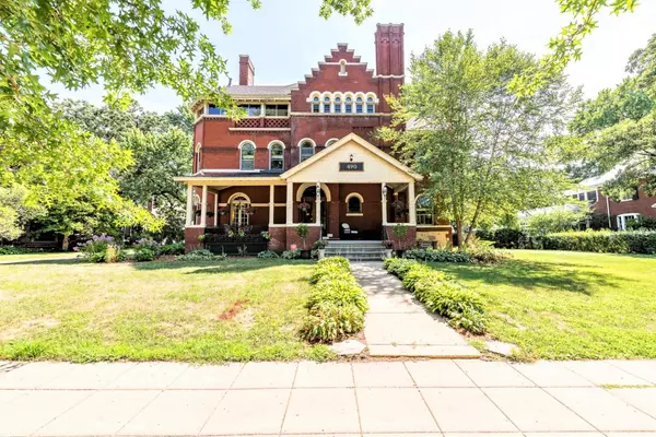 490 Summit AVE, Saint Paul, MN 55102