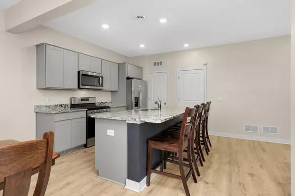 Blaine, MN 55449,12714 Erskin ST NE