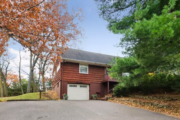 Minnetonka, MN 55345,18701 South LN