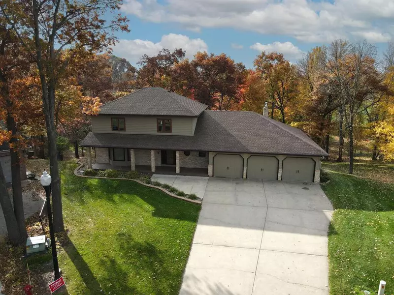 1930 127th CIR NW, Coon Rapids, MN 55448