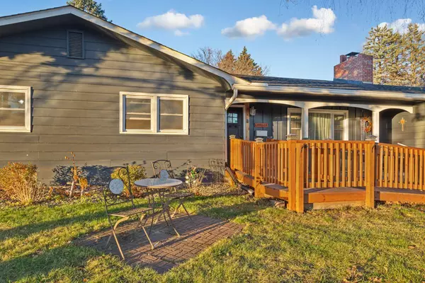 Faribault, MN 55021,1022 3rd ST SW