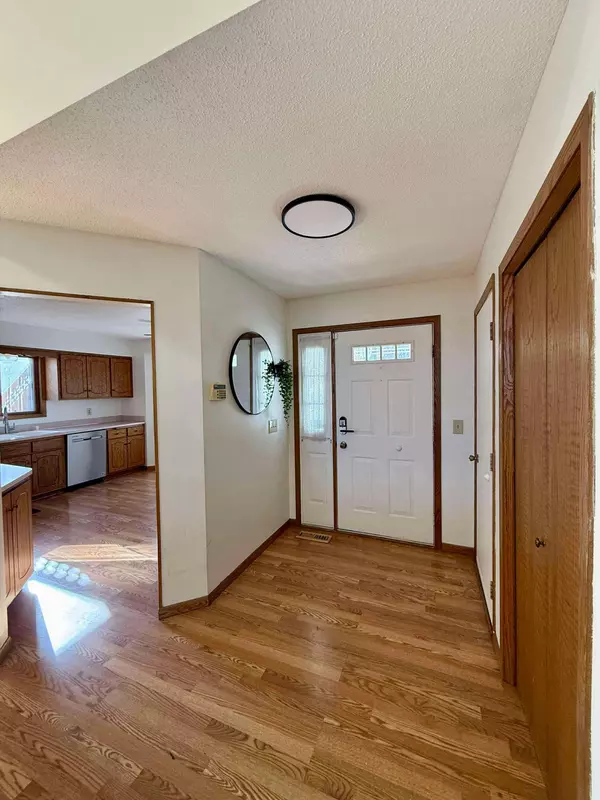 Oakdale, MN 55128,2249 Heath AVE N