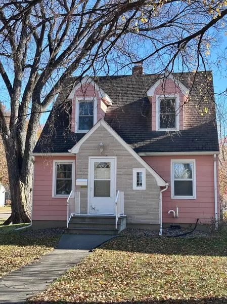 224 12th ST N, Moorhead, MN 56560