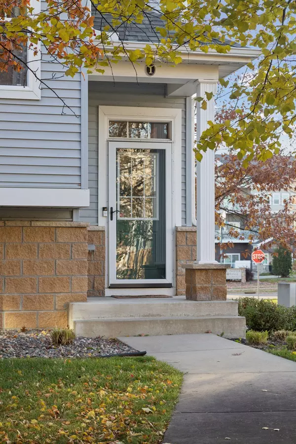 Maplewood, MN 55109,1666 Village TRL E #1