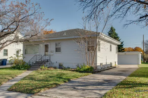 Moorhead, MN 56560,614 16th ST N