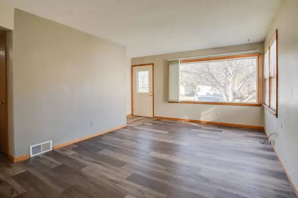 Moorhead, MN 56560,614 16th ST N