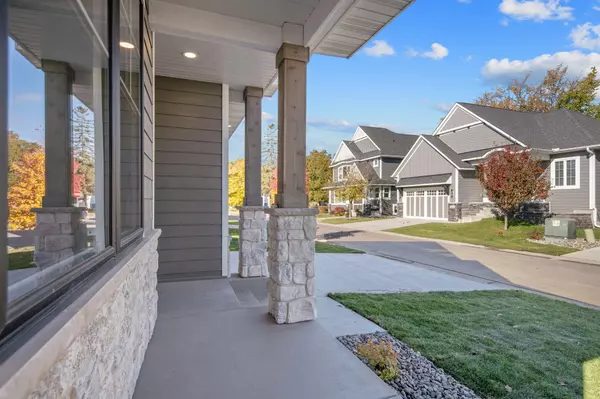 Golden Valley, MN 55426,320 Laurel Curve