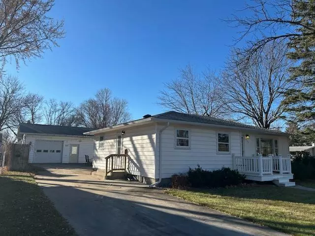Marshall, MN 56258,627 Southview DR