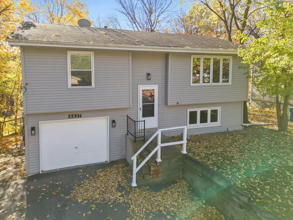 Mound, MN 55364,4437 Radnor RD