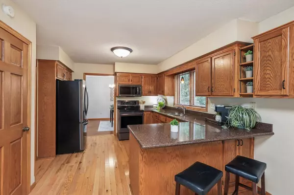 Maplewood, MN 55119,567 Lakewood DR S