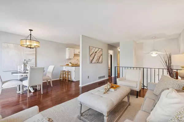 Maple Grove, MN 55311,7592 Zinnia WAY