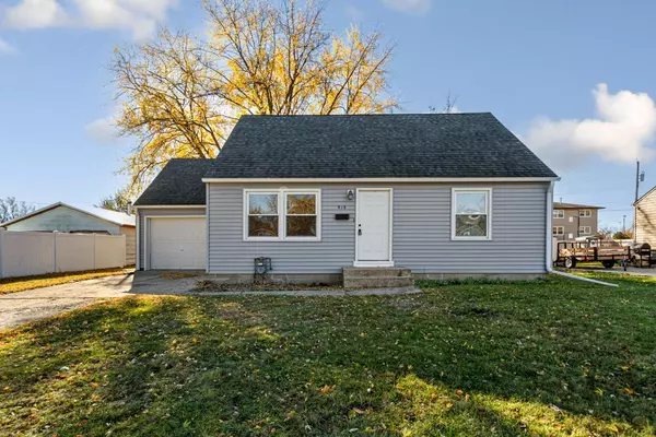 Owatonna, MN 55060,919 E Vine ST